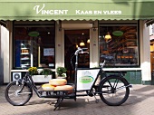 Amsterdam, Nieuwmarkt, Käseladen Vincent, Fahrrad
