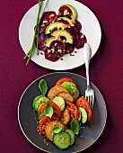 20 Min. vegetarisch, Rote Bete Salat mit Avocado, Brotchips-Salat