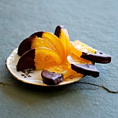 Kandierte Orangenscheiben mit Schokolade