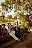 Südafrika, Safari, Jeep, Touristen, Sightseeing, lauern, warten
