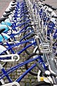 Norwegen, Oslo, Fahrräder, Fahrrad, blau, weiß, Stadtrad