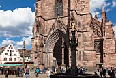 Freiburg, Münster, mit der Alten Wache