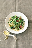 Rucola-Spaghetti mit Bergkäse 