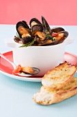 Cozze al pomodoro (mussels in tomato broth, Italy)