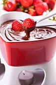 Schokoladenfondue mit Erdbeeren