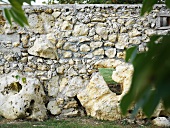 Gartenmauer aus Naturstein