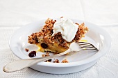 Sweet vanilla bake with nuts and cream