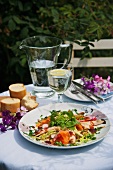 Sommersalat mit Hähnchen