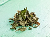 Dried mint leaves