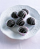 Truffle pralines with white icing