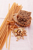 Wholewheat noodles, wholewheat bread and muesli