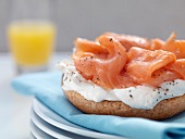 Wholemeal bagel with cream cheese and smoked salmon