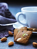 Gingerbread with almonds and pistachios