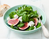 Lamb's lettuce salad with figs and sheep's cheese