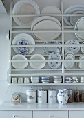 Kitchen shelving with country-house-style crockery and storage jars