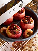 Baked apples in the oven