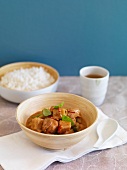 Schweinefleischcurry mit Reis