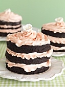 Chocolate cakes with rose creme
