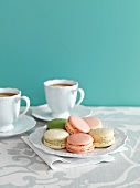 Macarons und Tee