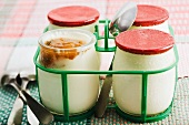 Joghurt mit Melonen-Basilikum-Marmelade
