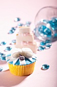 Cupcake mit Zuckerschleife