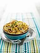 Spaghetti mit Clams und Gremolata