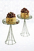 Cheesecakes with caramelised grapes and pine nuts