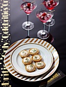 Mini tarts with salmon mousse, with Shirley Temple cocktails