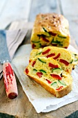 Spicy loaf cake with courgette, pepper and cheese