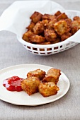 Tater Tots (Frittierte Kartoffelwürfel aus geraspelten Kartoffeln, USA)