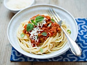 Spaghetti mit vegetarischer Sauce Bolognese