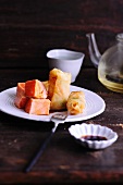 Spring rolls and salmon (Asia)