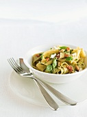 Pasta alla levantina (pasta with basil and goat's cheese)