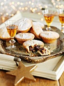 Mince pies and dessert wine (Christmas)