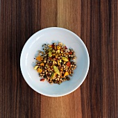 A curry spice mixture (unground)