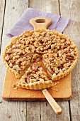 Apple tart with crumbles