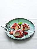 Panna cotta with raspberry sauce