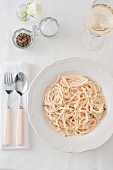 Spaghetti in bianco (Spaghetti mit Butter und Parmesan)