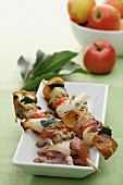 Aubergine kebabs with apple and onions