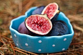 Fresh figs in a heart-shaped dish