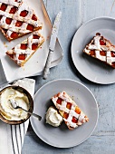 Almond tart with marmalade and cream