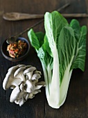 Stir Fry Ingredients : Bok Choy with Chili Paste and Mushrooms