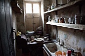 Alte verwahrloste Küche