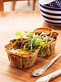 Baked pancake baskets with coriander