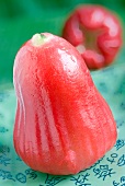 Red rose apple (close-up)