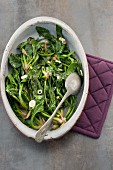 Cooked spinach with ginger and garlic