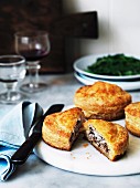Puff pastry pies with duck and goat's cheese