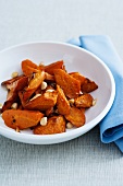 Roasted carrots with peanuts