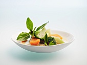 Gemüsecurry mit Thaibasilikum