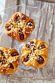 Pear pastries with almonds